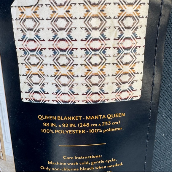 Pendleton White Sands Beige Southwest Aztec Fleece Blanket-QUEEN 98" X 92"-NEW! - Picture 6 of 8